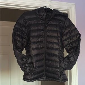 Aritzia Botanie Super Light Puffer Jacket